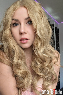 Blonde Lana